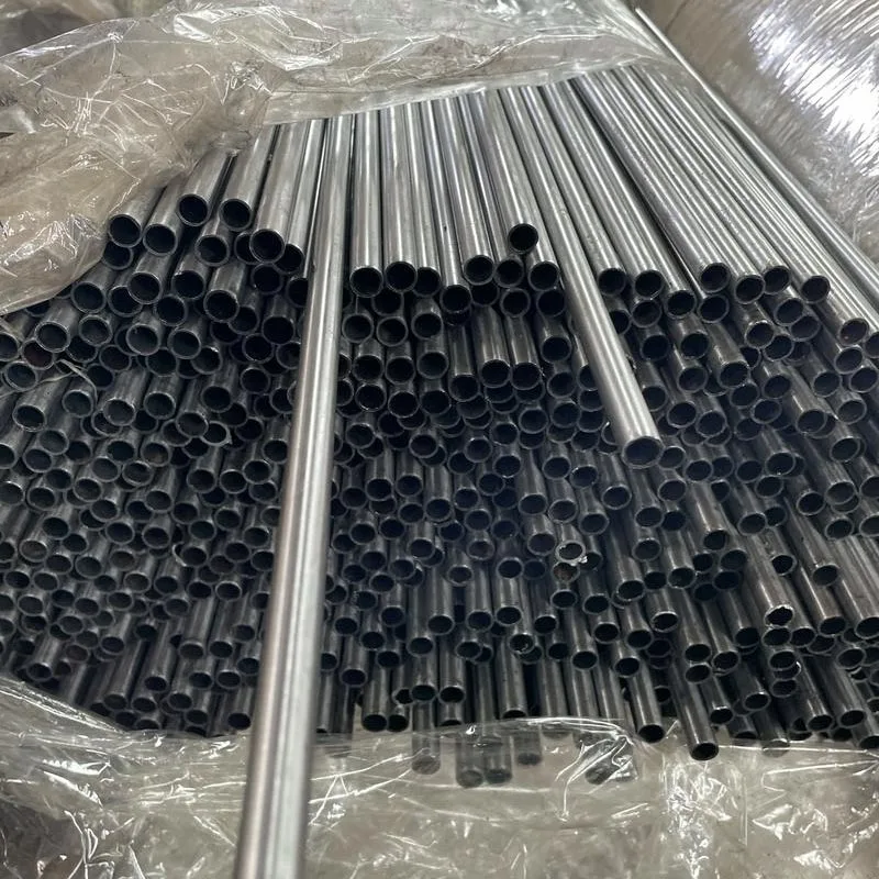 Tubo sem costura extrudado a quente de liga de níquel